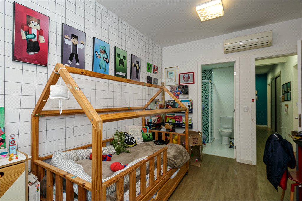 Casa à venda com 4 suítes no condomínio Villaggio DI Palme, São Paulo - SP
