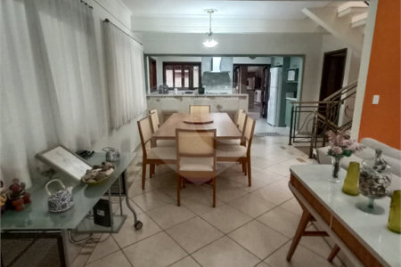 Casa à venda com 3 suítes no condomínio Aruã, Mogi das Cruzes - SP