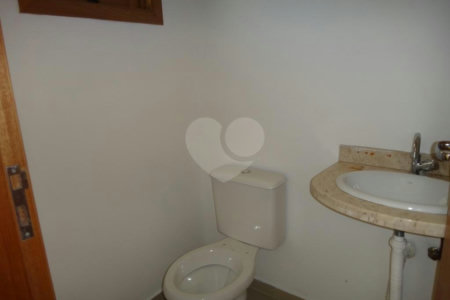 Casa à venda ou para alugar com 4 quartos, sendo 2 suítes, no condomínio Vila Hípica, São Paulo - SP