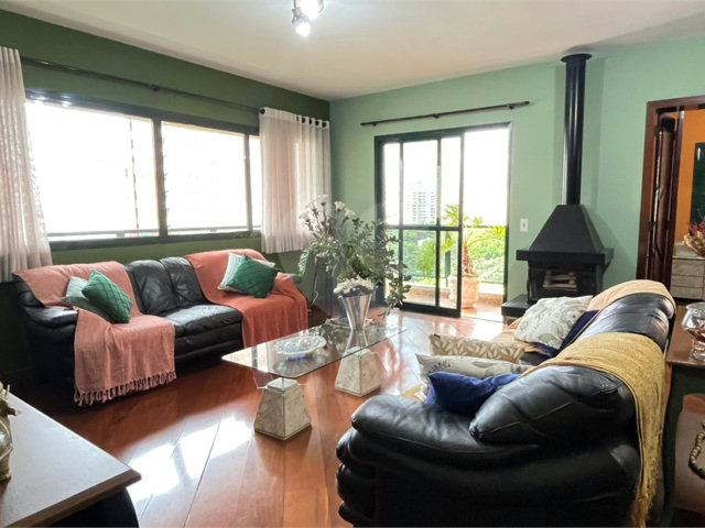 Apartamento à venda com 3 suítes em Moema, São Paulo, SP