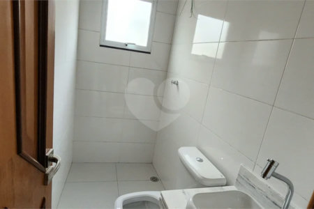 Sobrado à venda com 3 quartos, sendo 1 suíte, em Vila Vitório Mazzei, São Paulo, SP