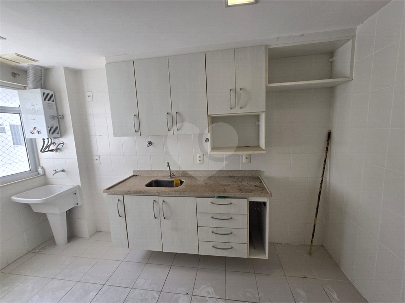 Apartamento para alugar com 2 quartos, sendo 1 suíte, em Parque Riviera, Cabo Frio, RJ