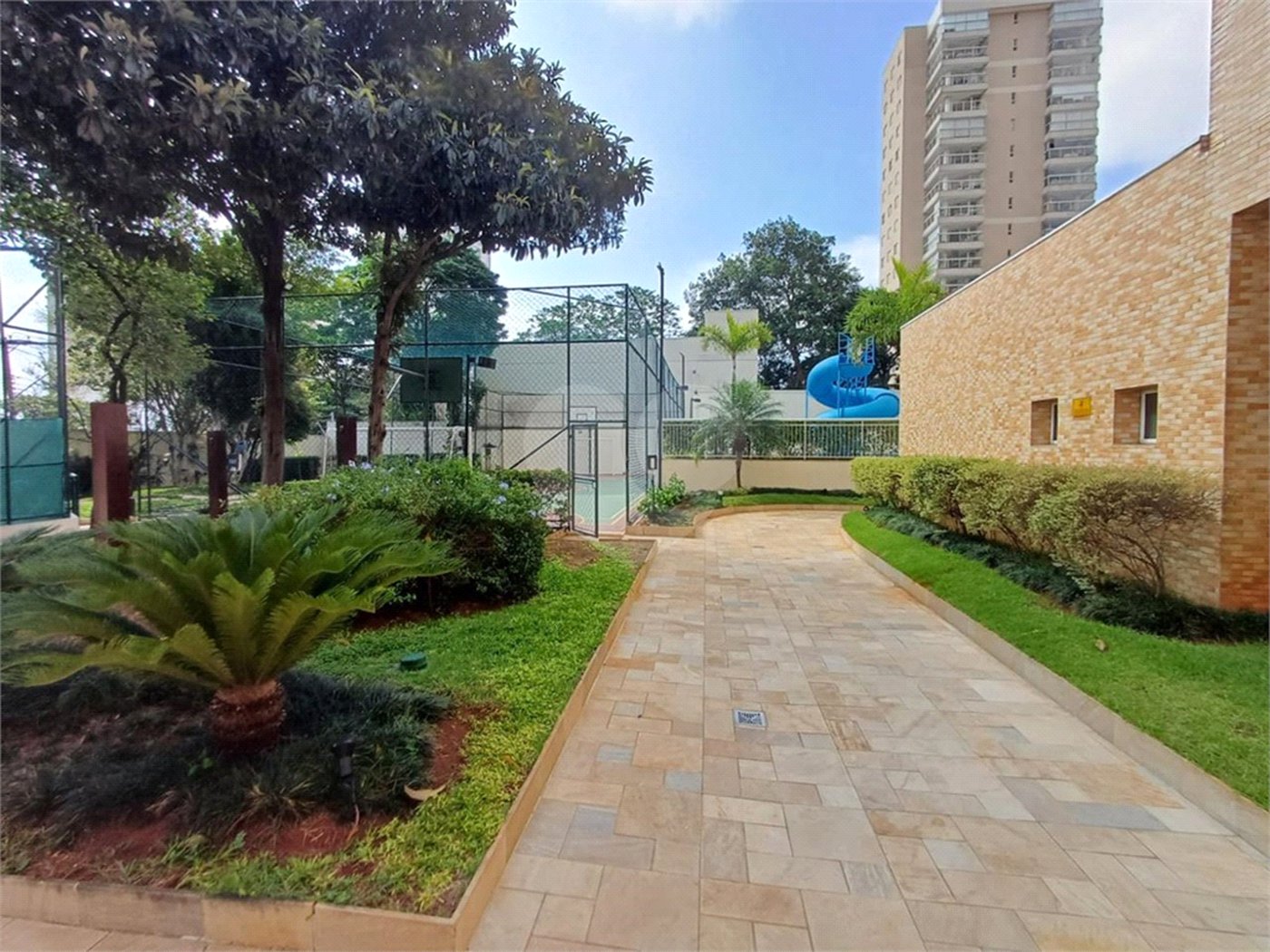 Apartamento à venda com 3 suítes em Santa Teresinha, São Paulo, SP