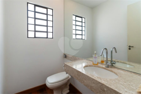 Casa à venda com 4 quartos, sendo 1 suíte, em Jardim Novo Mundo, São Paulo, SP