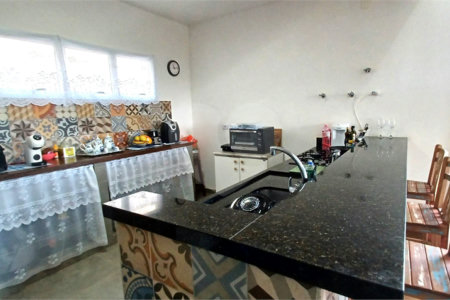 Casa à venda com 3 quartos, sendo 2 suítes, no condomínio Altos de São Roque, São Roque - SP