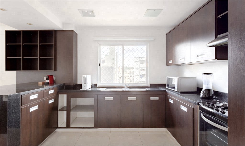 Apartamento à venda com 3 quartos, sendo 1 suíte, em Itaim Bibi, São Paulo, SP