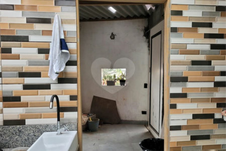 Sobrado à venda ou para alugar com 3 quartos, sendo 13 suítes, em Jardim São Paulo(zona Norte), São Paulo, SP