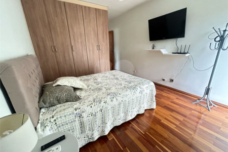SOBRADO À VENDA NA VILA MARIANA