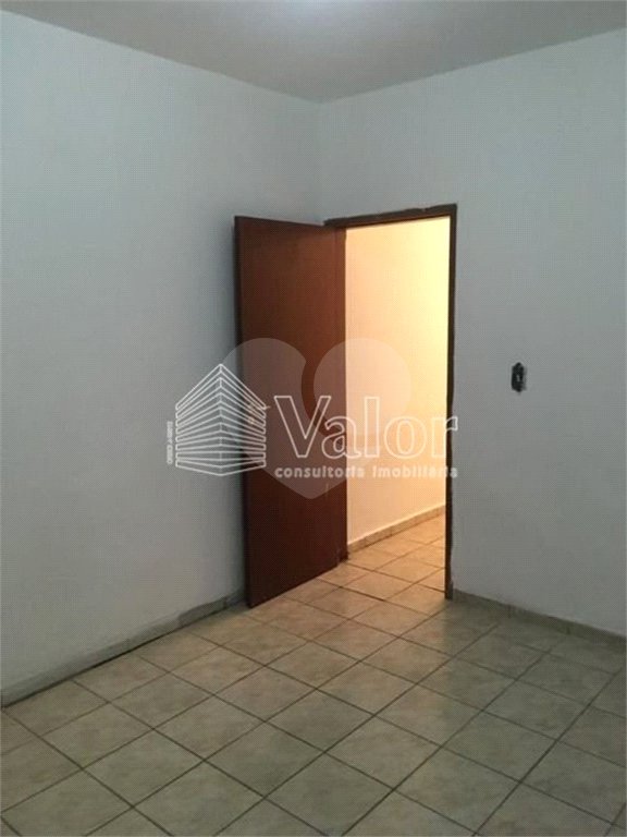 Casa Sobrado com piso cerâmico, com 3 dormitórios no Jardim Ricetti