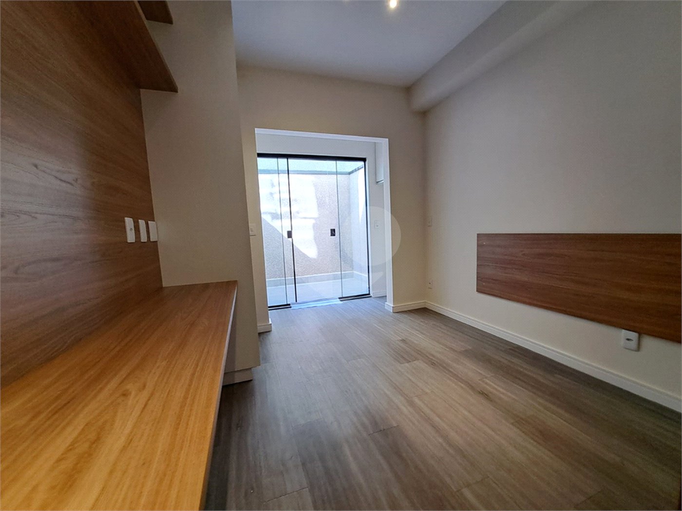 Studio de 35m2 à venda reformado com varanda na Vila Clementino