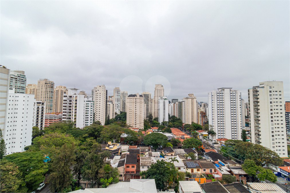 Duplex à venda com 4 quartos, sendo 3 suítes, em Campo Belo, São Paulo, SP