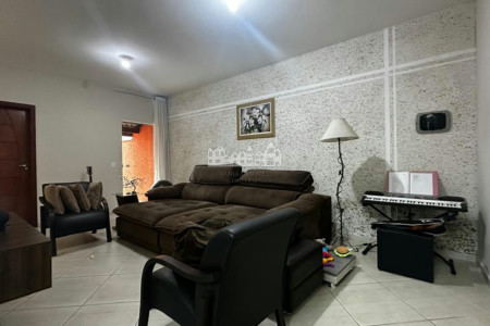 Casa à venda com 3 quartos, sendo 2 suítes, em Jardim Real, Bom Jesus dos Perdões, SP