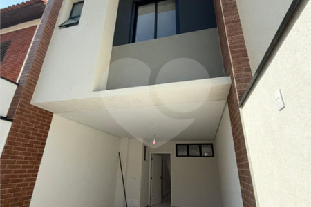 Sobrado à venda com 3 quartos, sendo 1 suíte,  em Sítio da Figueira, São Paulo, SP