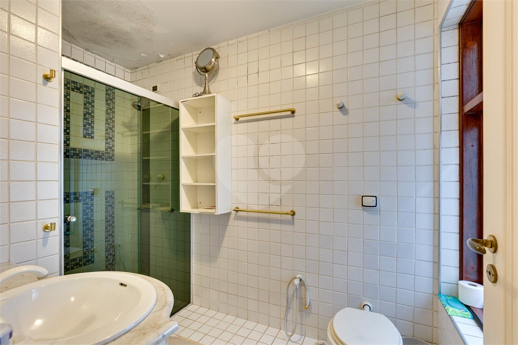 Sobrado à venda com 3 quartos, sendo 2 suítes,  em Alto da Boa Vista, São Paulo, SP