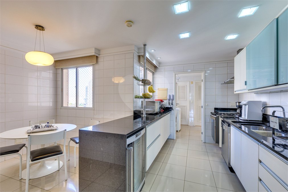Apartamento à venda com 3 suítes em Alto da Boa Vista, São Paulo, SP
