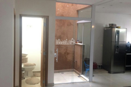 Casa à venda com 2 suítes em Nova Cerejeira, Atibaia, SP