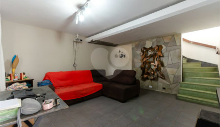 Sobrado à venda ou para alugar com 4 quartos, sendo 1 suíte,  em Vila Anglo Brasileira, São Paulo, SP