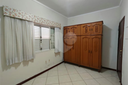 Sobrado à venda ou para alugar com 3 quartos, sendo 1 suíte,  em Jardim Itália, Itapetininga, SP