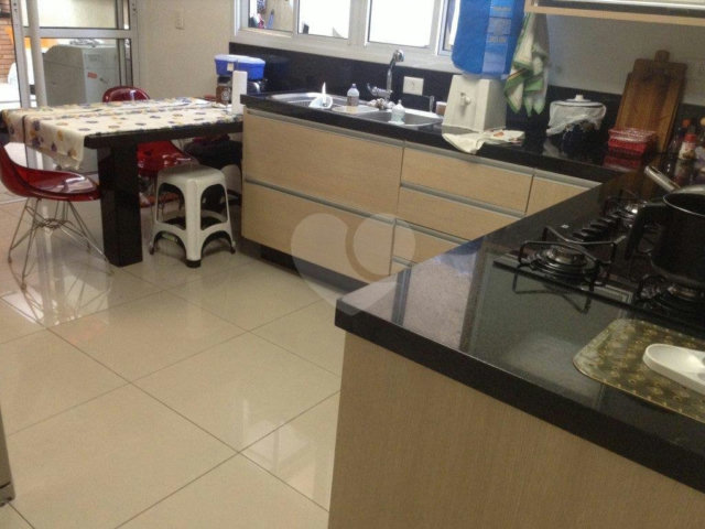Sobrado à venda com 3 quartos, sendo 1 suíte, em Vila Mazzei, São Paulo, SP