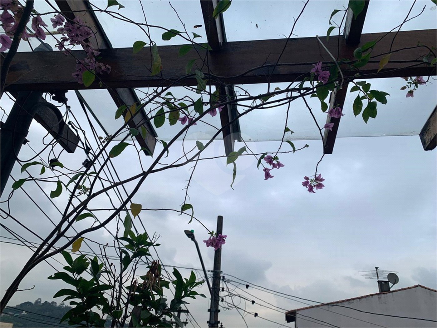 Sobrado à venda com 2 suítes em Horto, São Paulo, SP