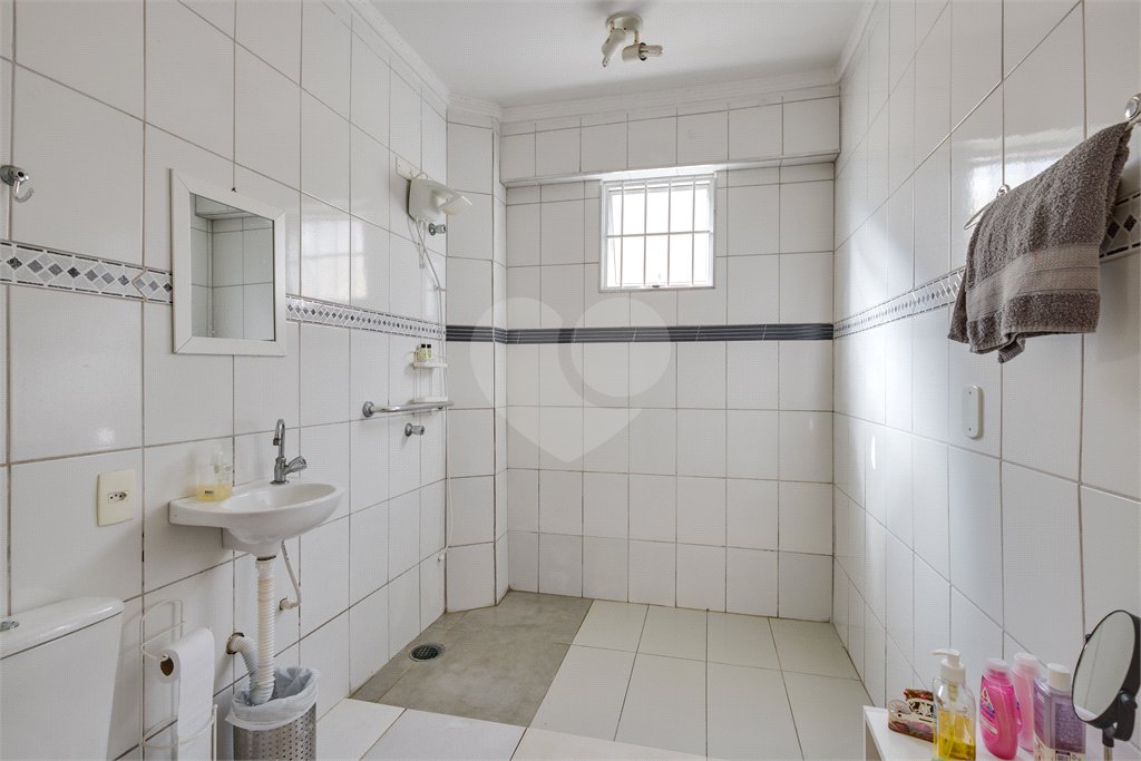 Casa à venda com 5 quartos, sendo 3 suítes, no condomínio Triplex, São Paulo - SP