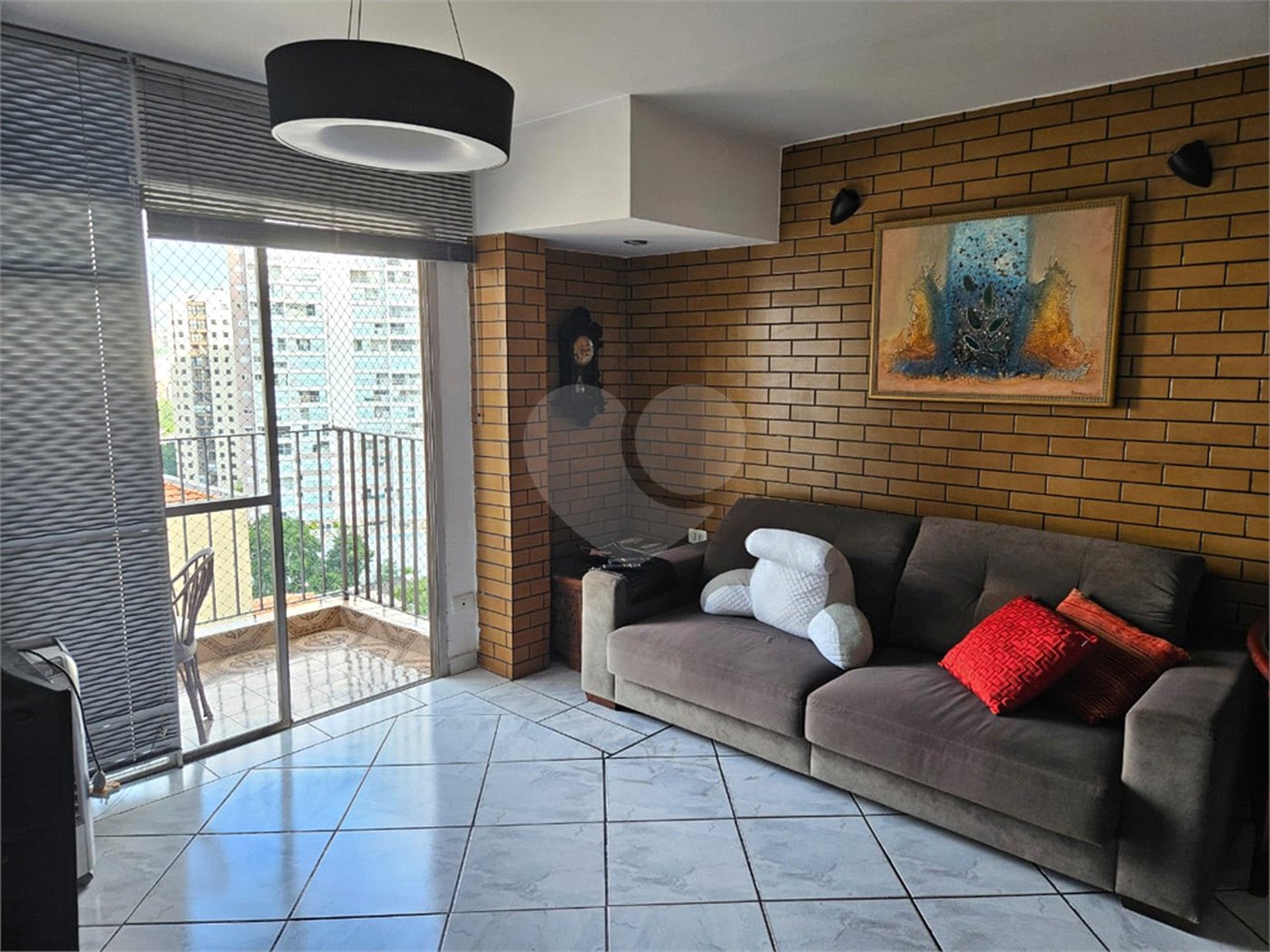 Casa à venda com 3 quartos, sendo 1 suíte, no condomínio Jconde de Irajá, São Paulo - SP