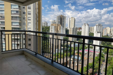 Apartamento à venda com 2 suítes em Vila Andrade, São Paulo, SP