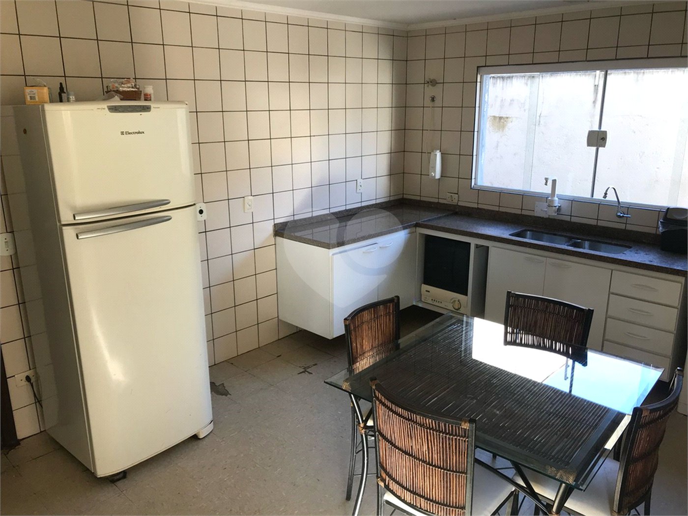 Casa à venda com 5 quartos, sendo 2 suítes,  em Jardim Maristela, Atibaia, SP