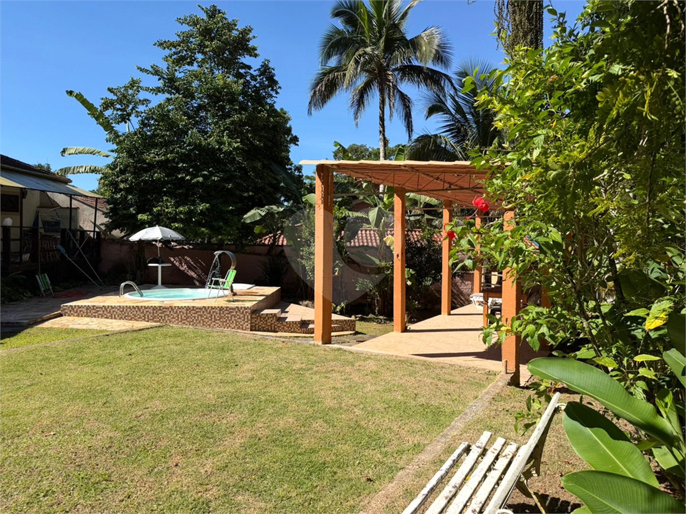 Casa à venda com 6 suítes em Massaguaçu, Caraguatatuba, SP