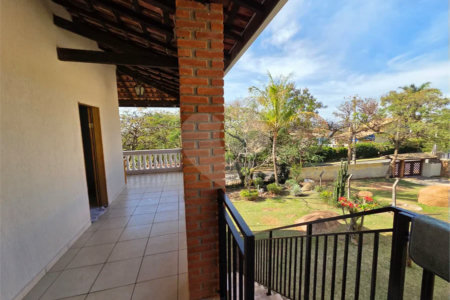 Casa com 3 dormitórios e piscina no Condomínio Cafezal VI em Itupeva SP