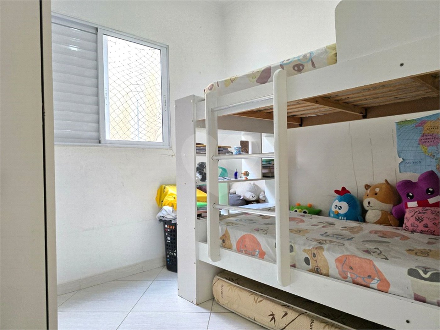 Casa à venda com 3 quartos, sendo 1 suíte, no condomínio Rafaela I, São Paulo - SP