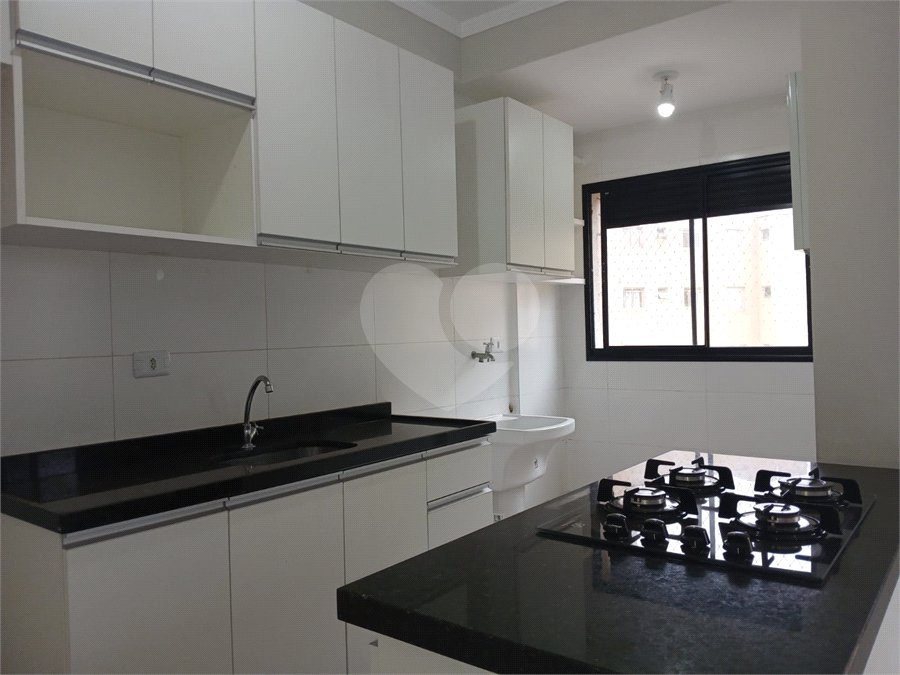 Apartamento para alugar com 2 quartos, sendo 1 suíte, em Jardim Carambeí, São Roque, SP