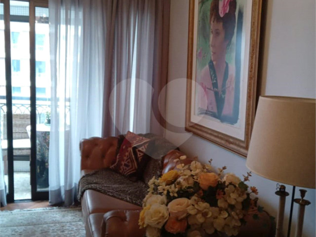 Apartamento à venda com 3 quartos, sendo 2 suítes,  em Campo Belo, São Paulo, SP