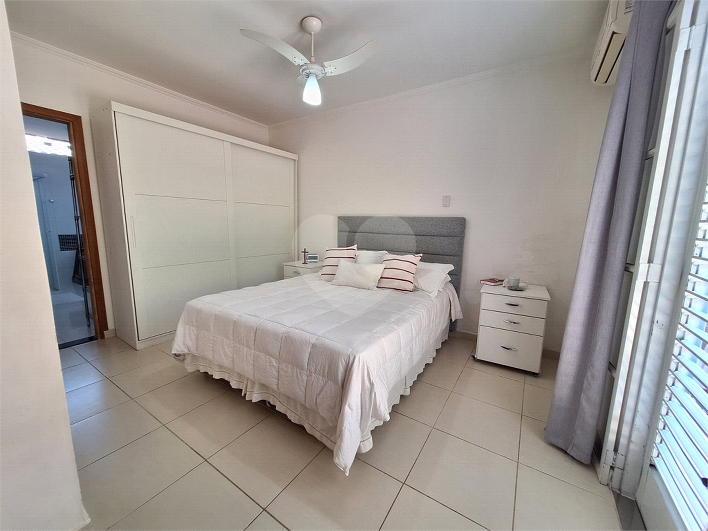 Casa à venda com 4 quartos, sendo 1 suíte, em Santa Cândida, Vinhedo, SP