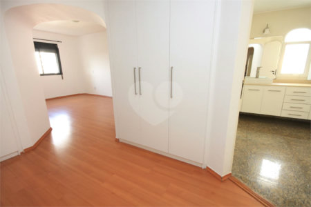 Apartamento à venda com 4 suítes em Jardim Marajoara, São Paulo, SP