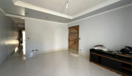 Sobrado à venda com 4 quartos, sendo 2 suítes,  em Vila Ipojuca, São Paulo, SP