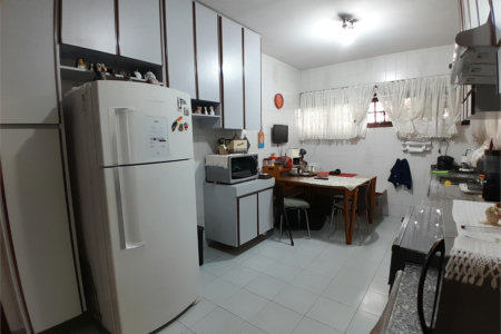 Casa Térrea à venda com 4 quartos, sendo 1 suíte, em Parque Continental, São Paulo, SP