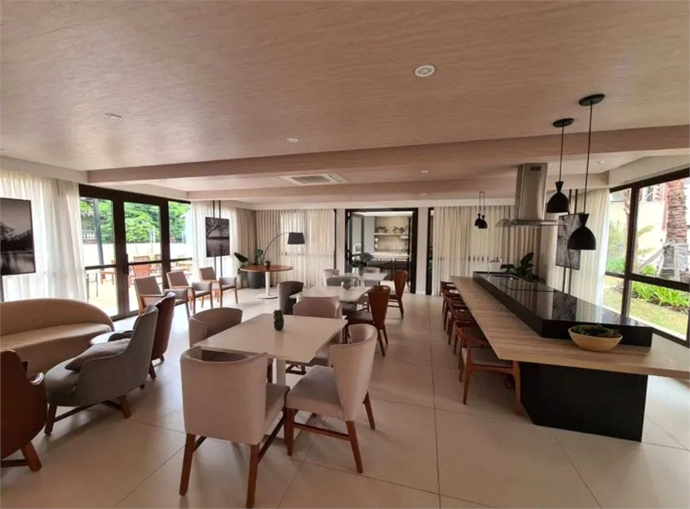 Apartamento à venda com 3 suítes em Vila Monumento, São Paulo, SP