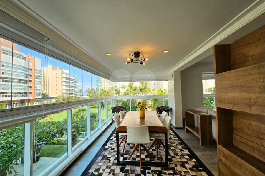 Apartamento à venda com 4 quartos, sendo 3 suítes, em Riviera de São Lourenço, Bertioga, SP