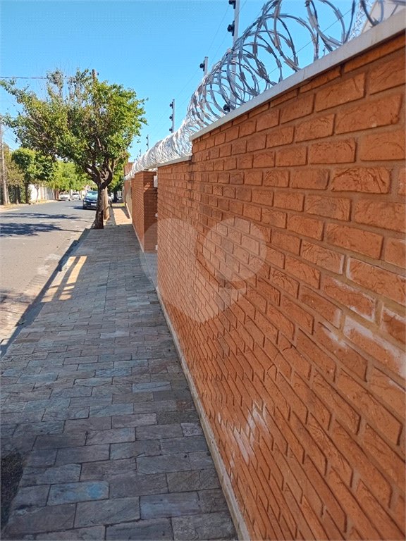Casa à venda com 3 quartos, sendo 1 suíte, em Vila José Bonifácio, Araraquara, SP