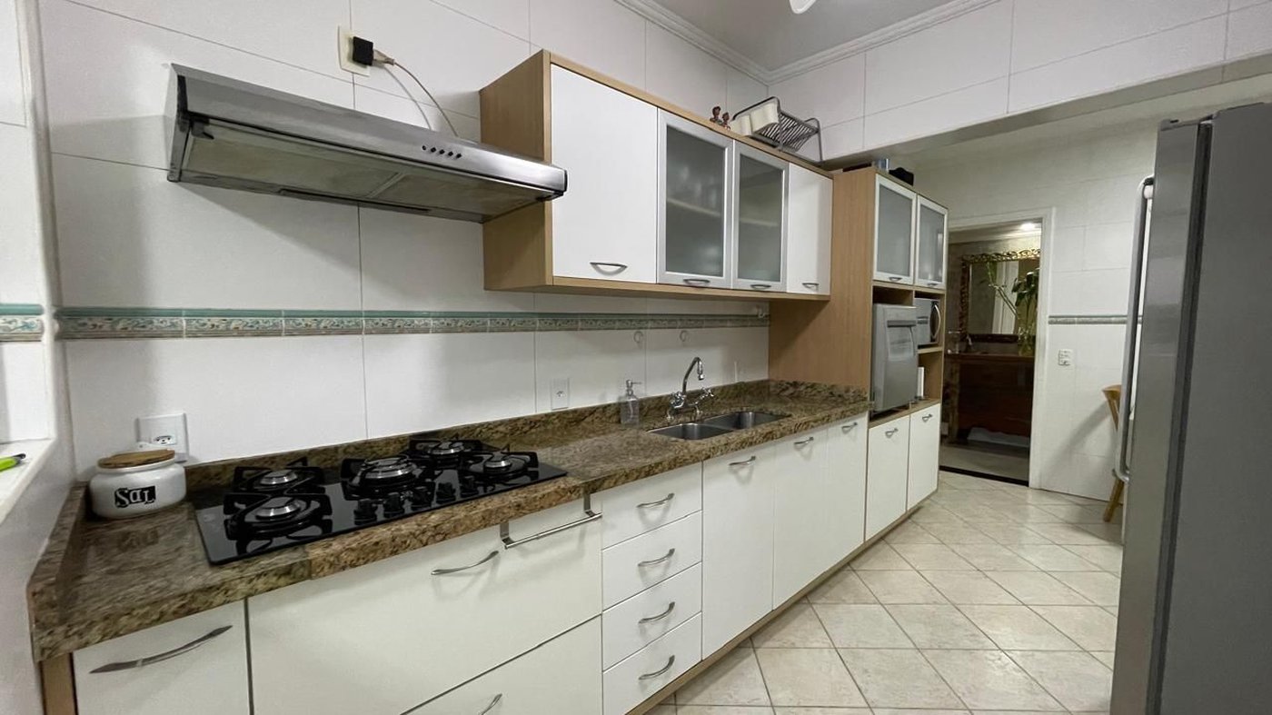 Apartamento com 3 dormitórios frente a praia à venda, 161 m² por R$ 2.200.000 - Gonzaga - Santos/SP