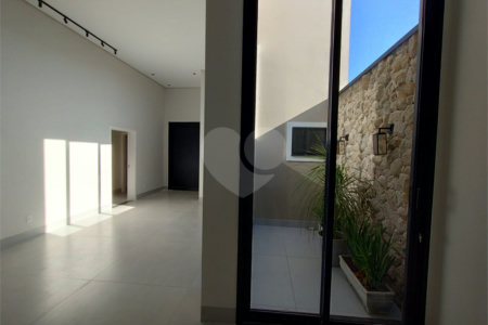 Casa à venda com 3 suítes no condomínio Residencial Golden Ville, Itapetininga - SP