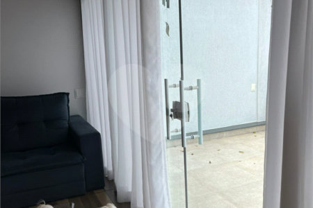 Sobrado à venda com 3 quartos, sendo 1 suíte, em Jardim Fernandes, São Paulo, SP