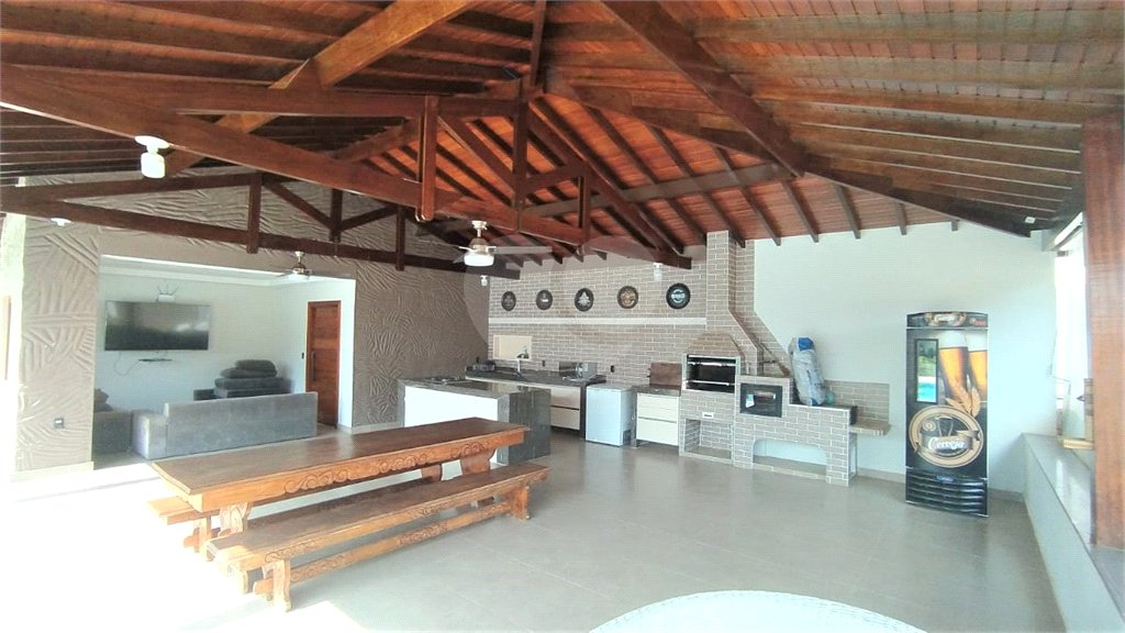 Chácara à venda com 6 quartos, sendo 4 suítes,  em Pinheirinho, Vinhedo, SP