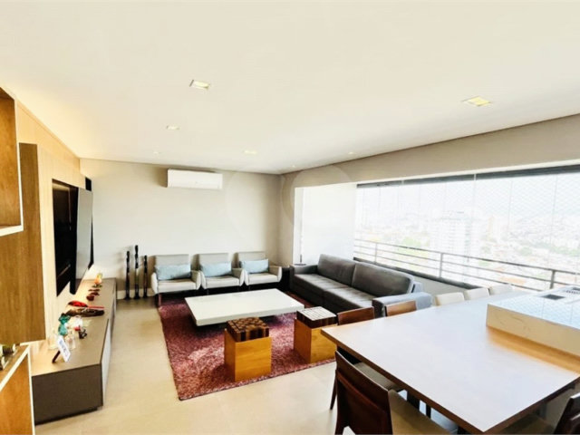 Apartamento à venda com 3 quartos, sendo 1 suíte,  em Santana, São Paulo, SP