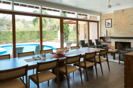 Casa à venda com 4 suítes no condomínio Halvétia Country Residencial, Indaiatuba - SP