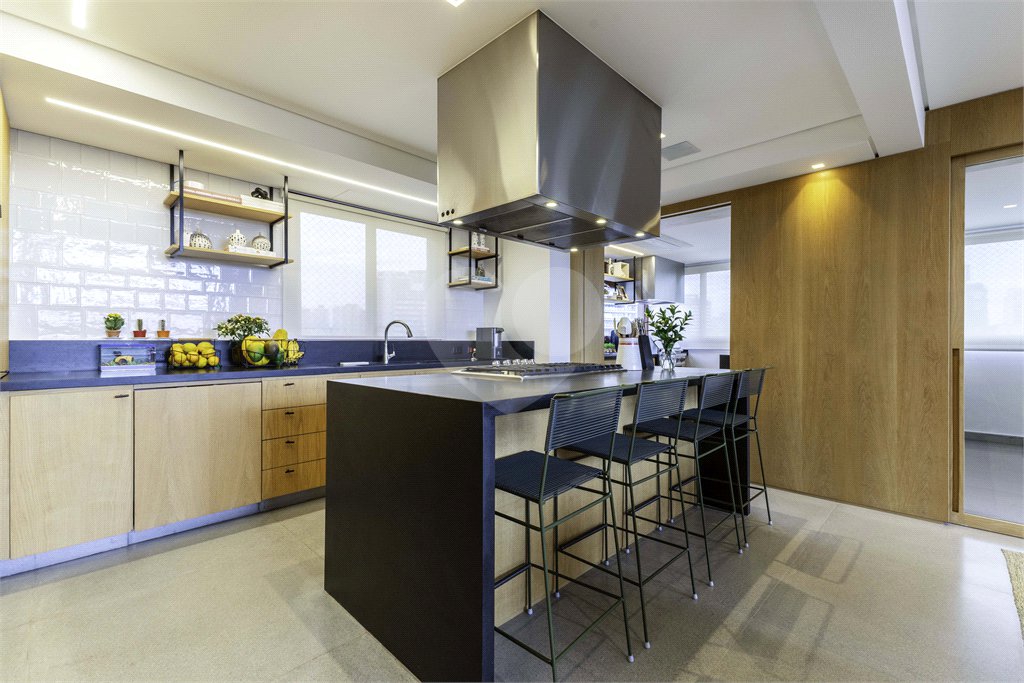 Apartamento à venda com 3 suítes em Jardim das Bandeiras, São Paulo, SP