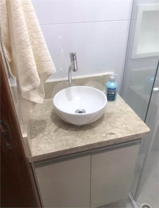 Casa à venda ou para alugar com 2 suítes no condomínio Residence Adelina, São Paulo - SP