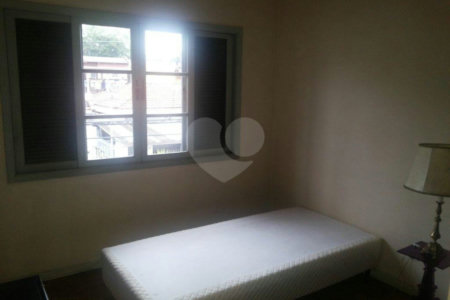Sobrado à venda com 3 quartos, sendo 1 suíte,  em Granja Julieta, São Paulo, SP