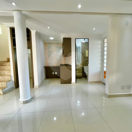 Casa à venda com 3 quartos, sendo 1 suíte, no condomínio Residencial Villa Flora, Votorantim - SP